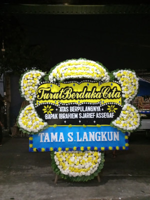 Papan Bunga Duka di Lebang